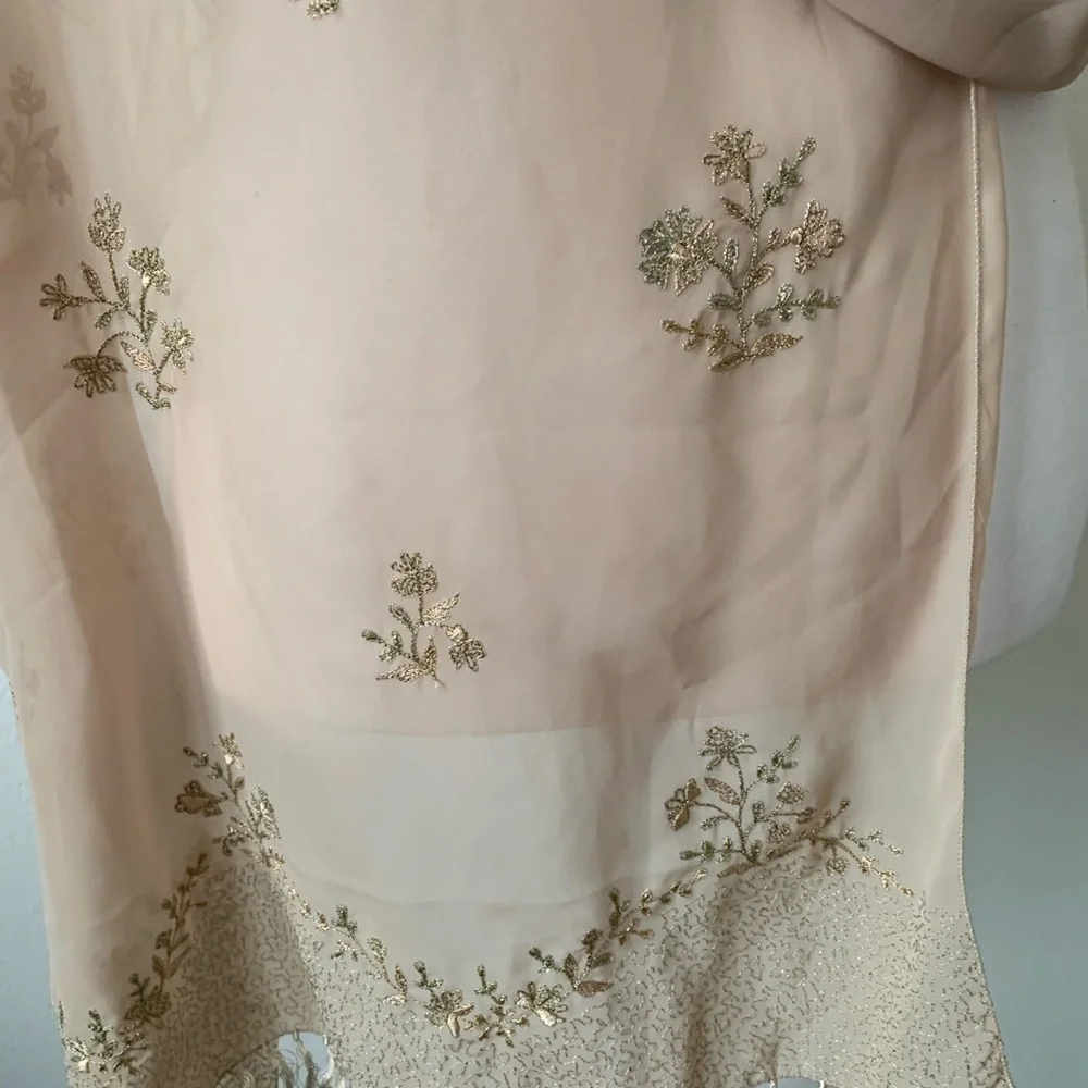 Elegant Beige Embroidered scarf